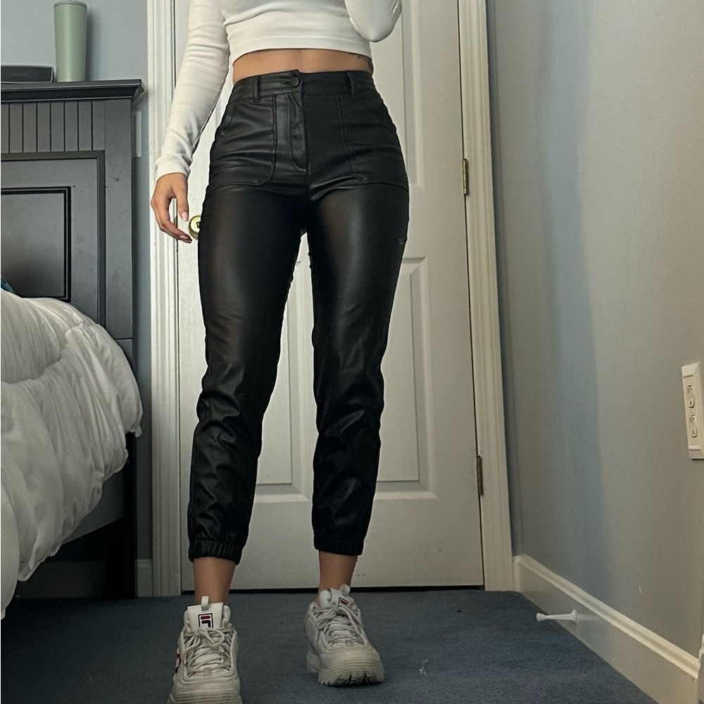 KENDALL + KYLIE